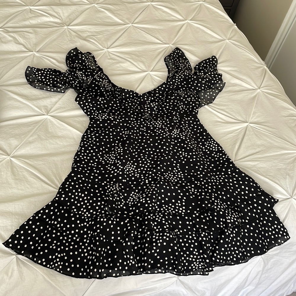 Never worn Nordstrom rack Favlux dress size SMALL, tiered, ruffle sleeves, lined